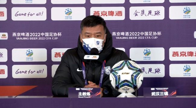 孤独埃斯特尔的情感宜泄最后转向了自己，她的手淫行为几乎震惊了银幕底下的所有观众。